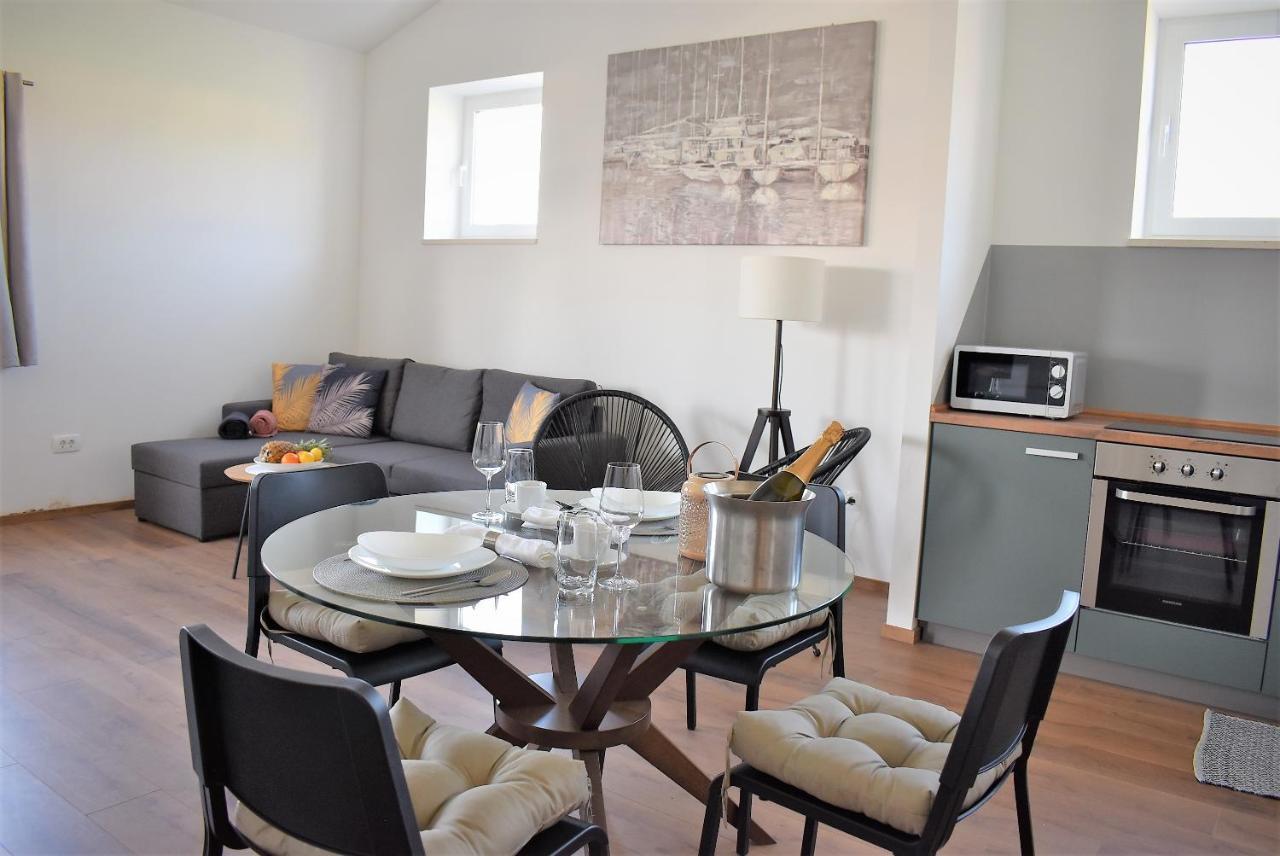 Apartment Aci Marina Rab Banjol エクステリア 写真